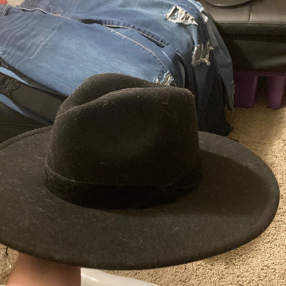 Black sun hat